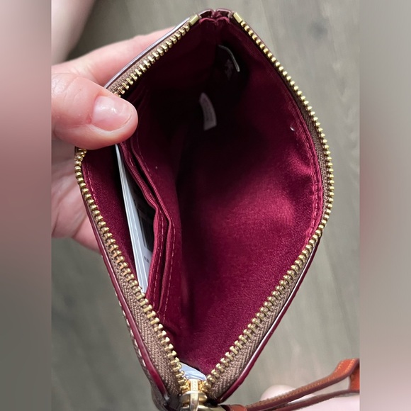 NWT 🦖🤎Coach T-Rex Corner Zip Wristlet in Signature Canvas - Picture 12 of 13